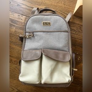 Like new Izty Ritzy Boss Plus diaper bag.